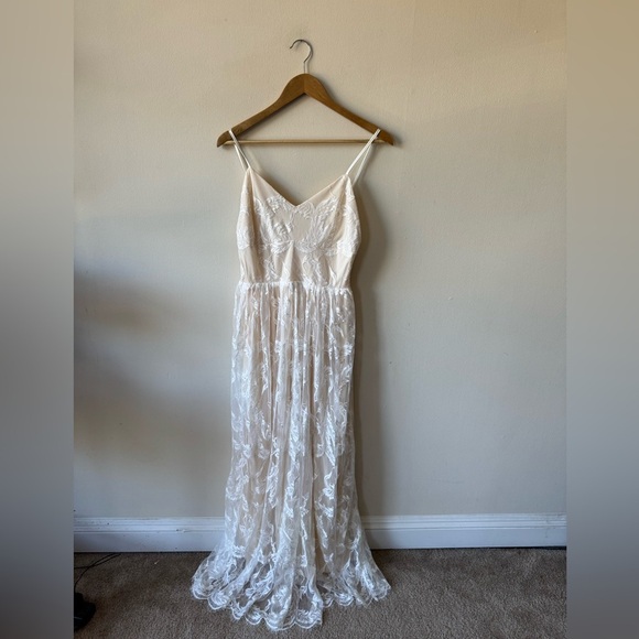 Baltic Born White Lace Maxi Dress - Picture 6 of 13